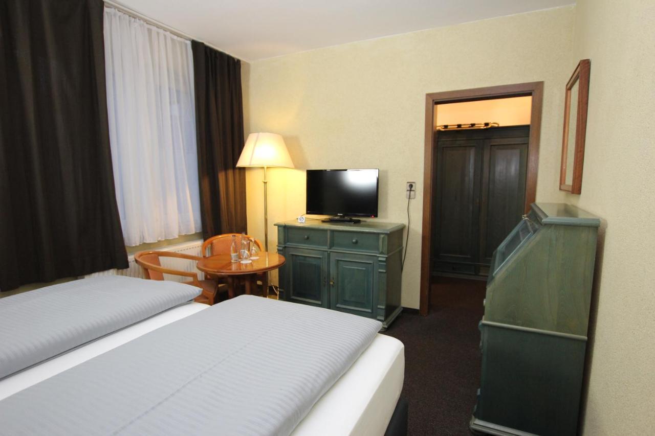Hotel Restaurant Zur Linde Pattensen Esterno foto