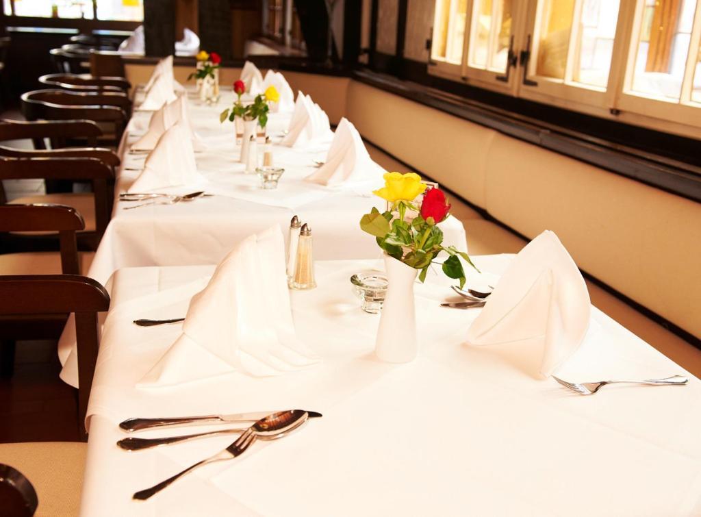 Hotel Restaurant Zur Linde Pattensen Esterno foto