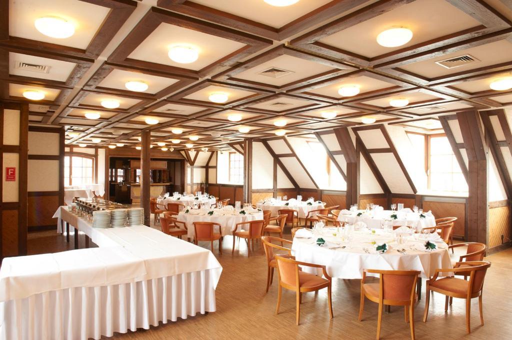 Hotel Restaurant Zur Linde Pattensen Esterno foto