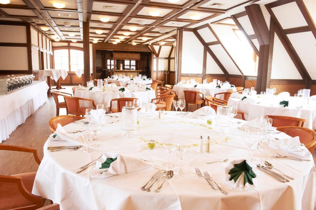 Hotel Restaurant Zur Linde Pattensen Esterno foto