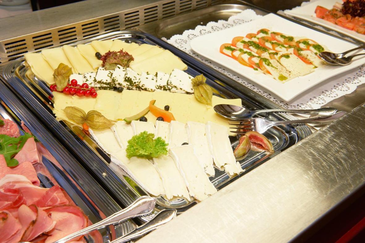 Hotel Restaurant Zur Linde Pattensen Esterno foto